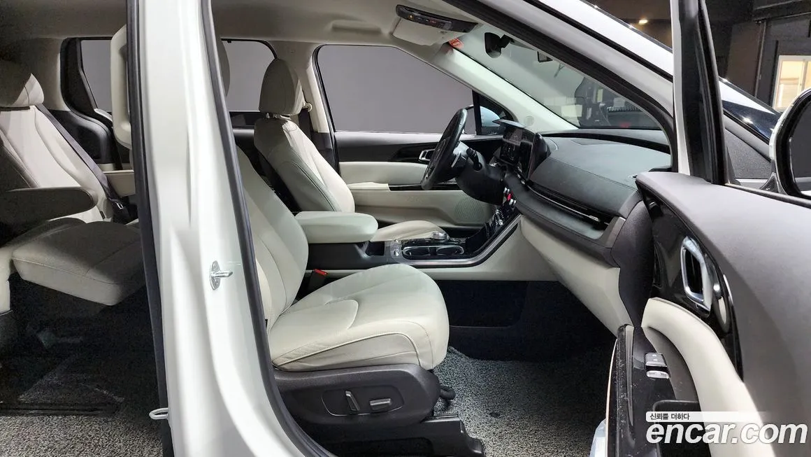 Kia Carnival — фото 10