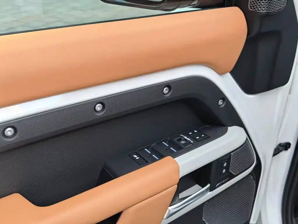 Land Rover Defender 2024 из CN, фото 2