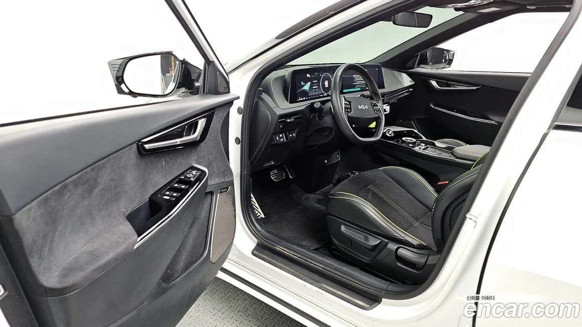 Kia EV6 — фото 10