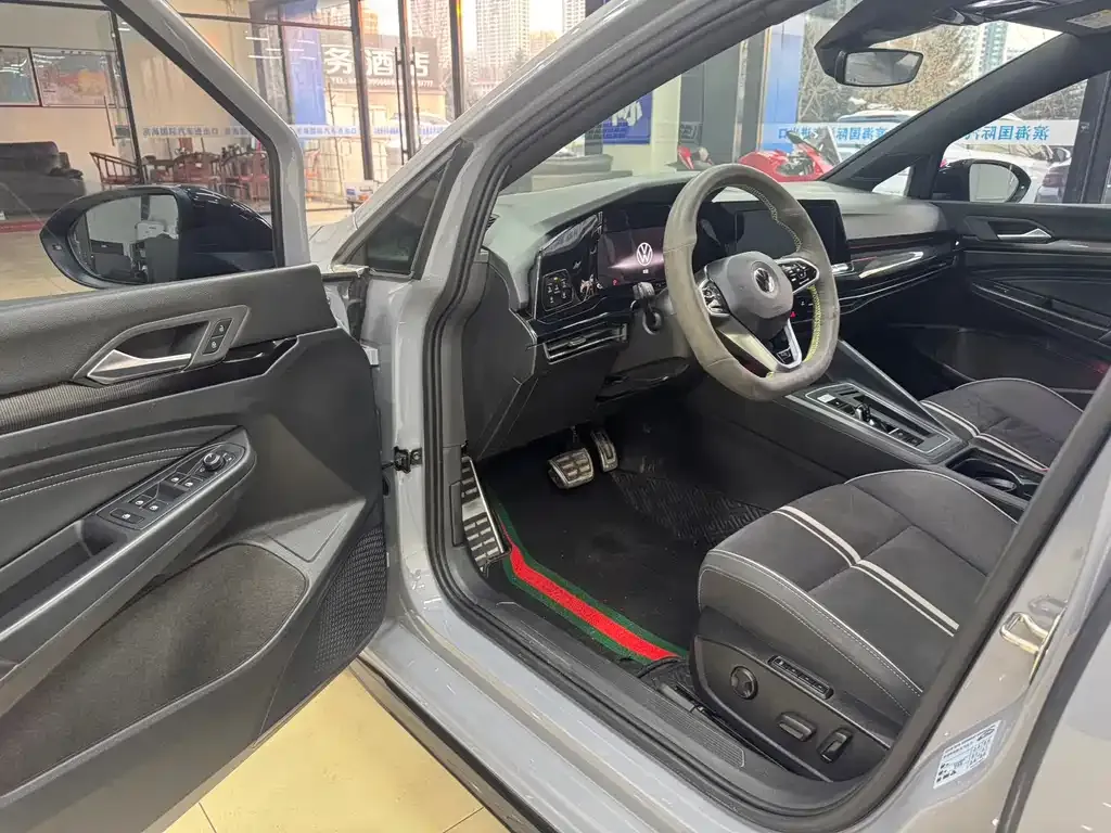 Volkswagen Golf 2022 из CN, фото 7