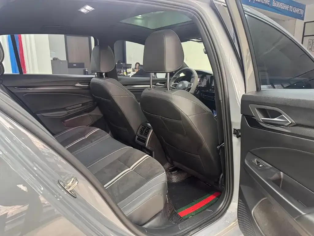 Volkswagen Golf 2022 из CN, фото 9