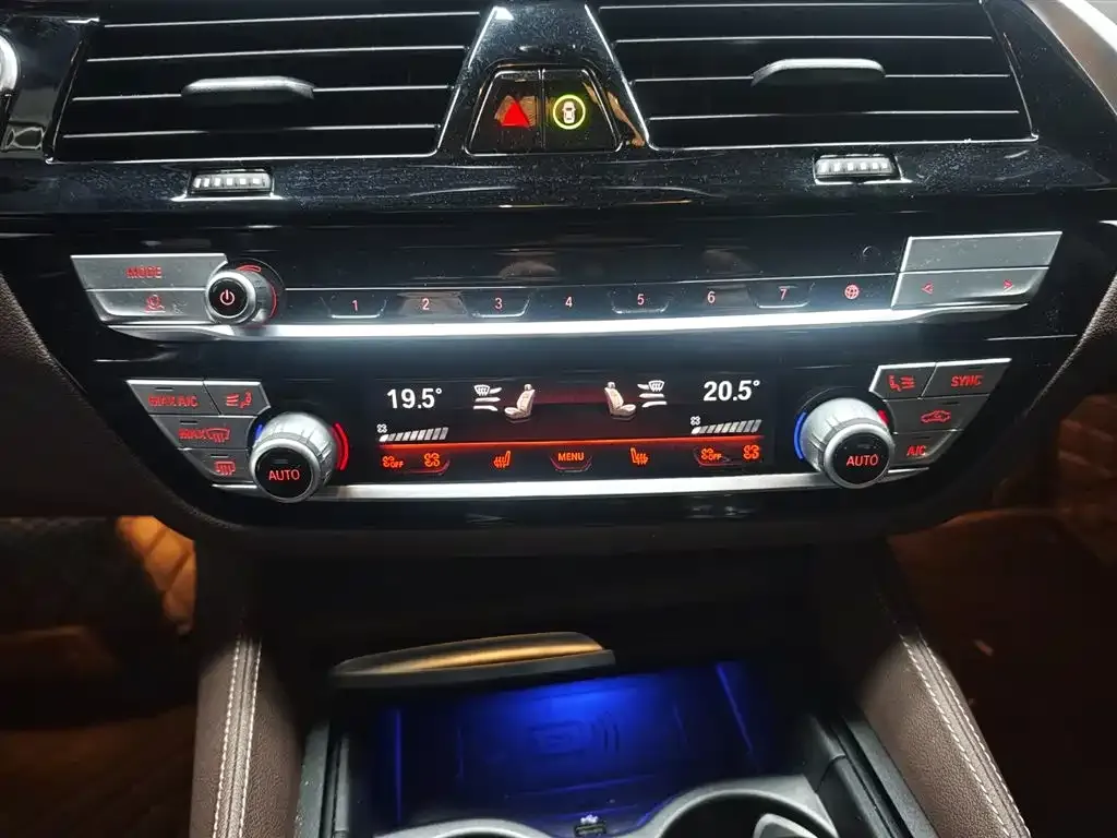 BMW 5 Series — фото 10