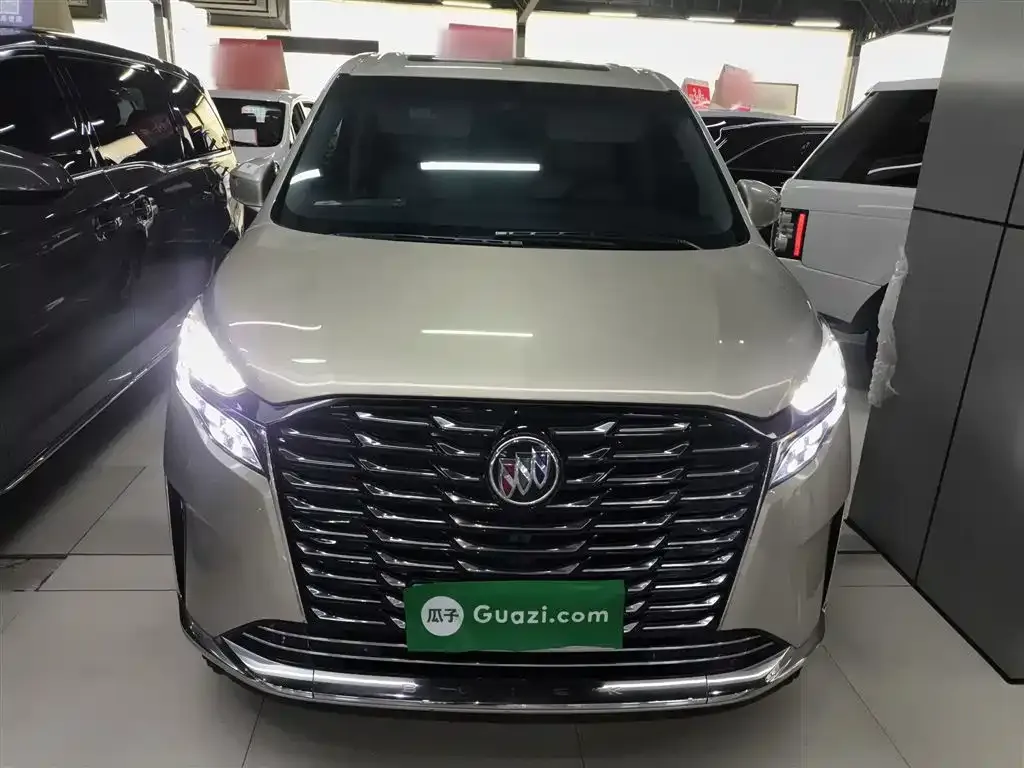 Buick GL8 2023 из CN, фото 3