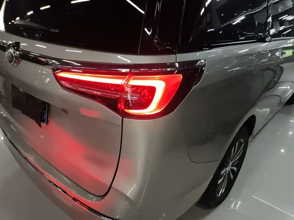Buick GL8 2023 из CN, фото 8