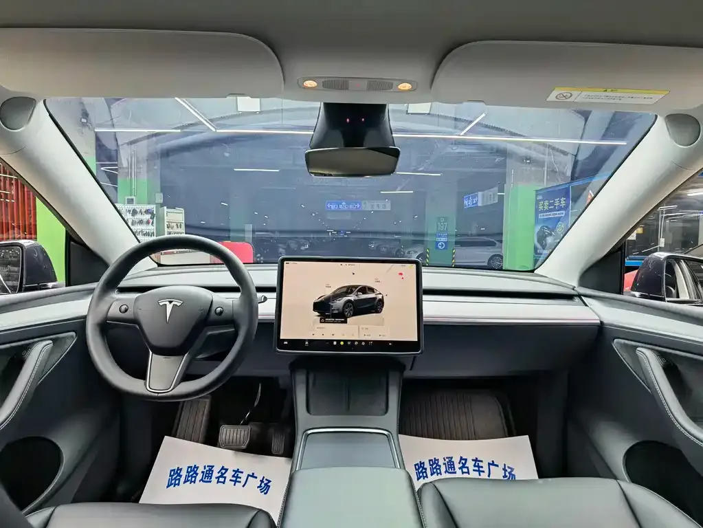 Tesla Model Y — фото 7
