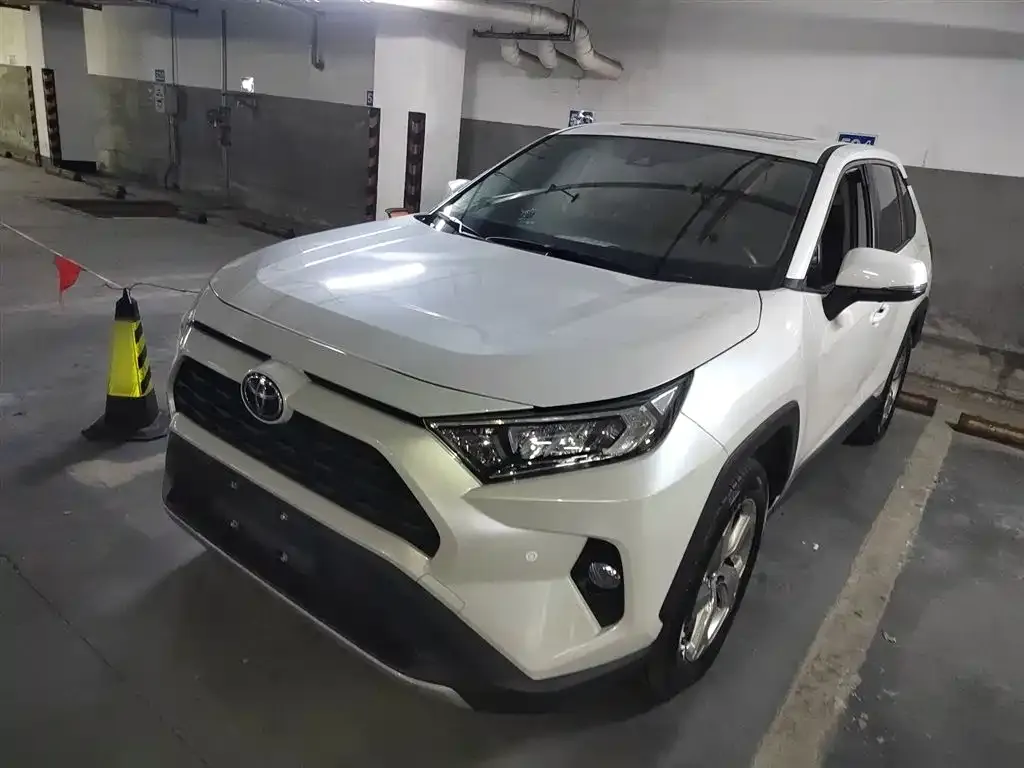 Toyota RAV4 — фото 2