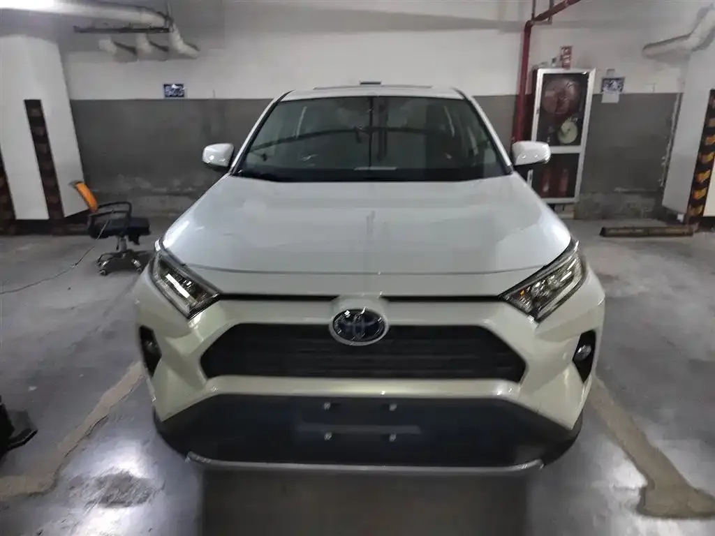 Toyota RAV4 — фото 3