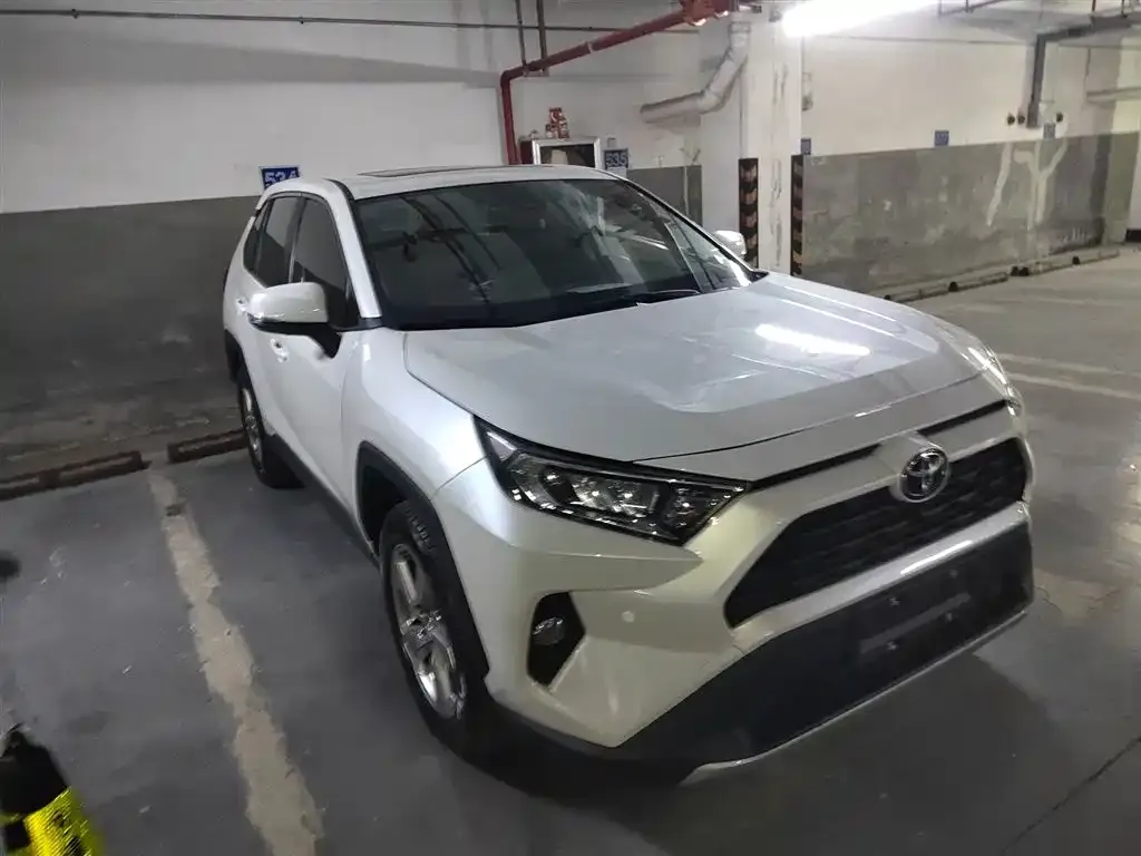 Toyota RAV4 — фото 4