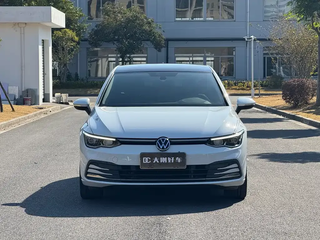 Volkswagen Golf 2021 из CN, фото 2