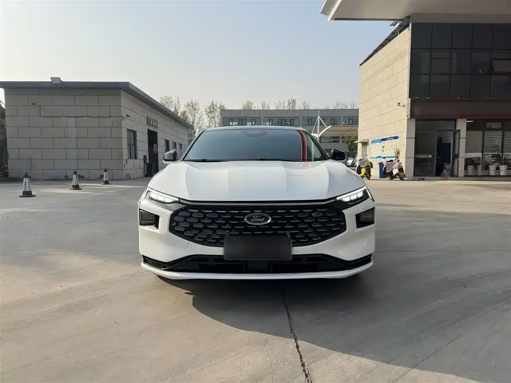 Ford Mondeo 2023 из CN, фото 4