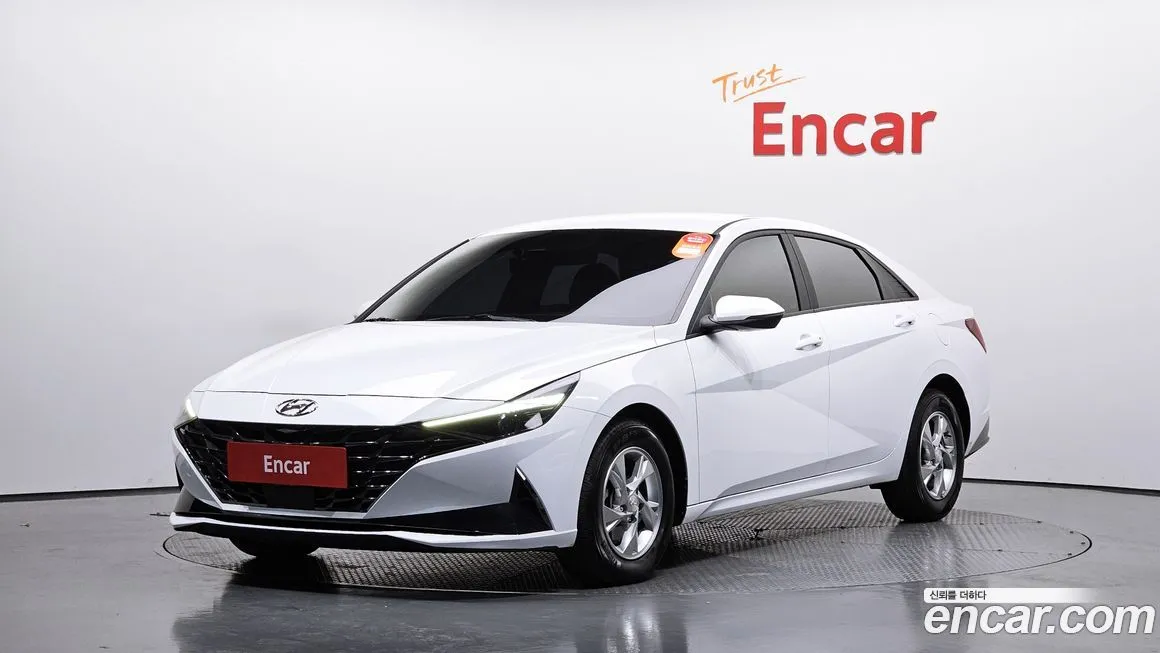 Hyundai AVANTE — фото 1