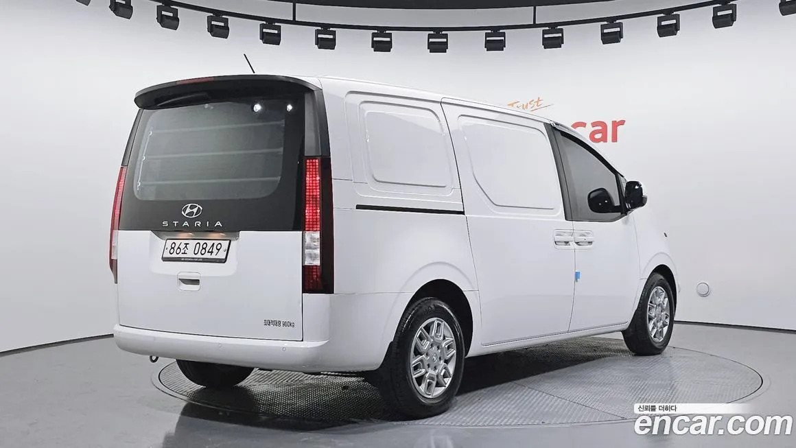 Hyundai Staria — фото 2