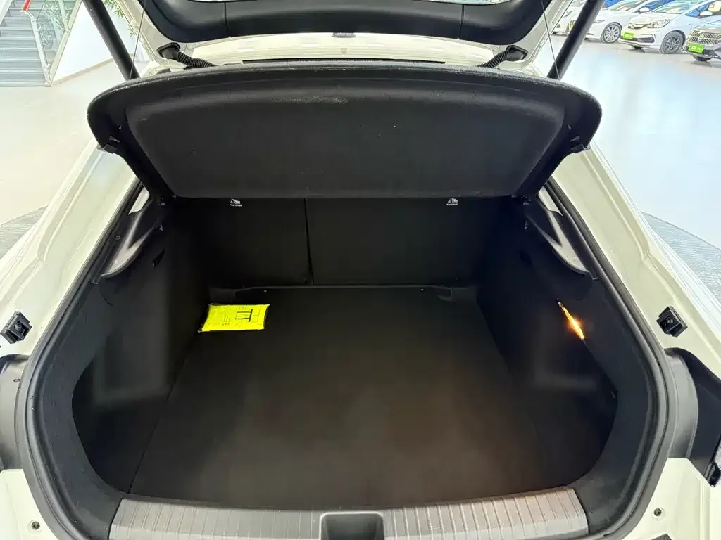Volkswagen Lamando 2023 из CN, фото 10