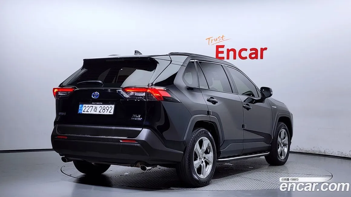 Toyota RAV4 2021 из KR, фото 2