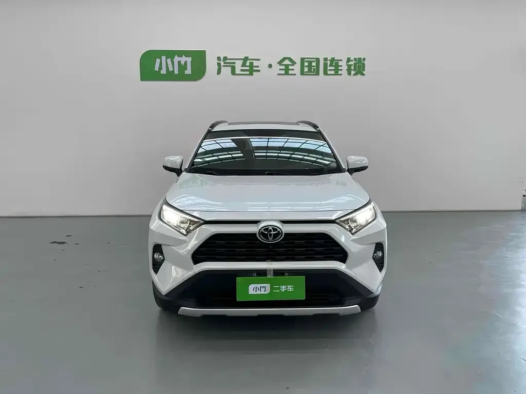 Toyota RAV4 — фото 2