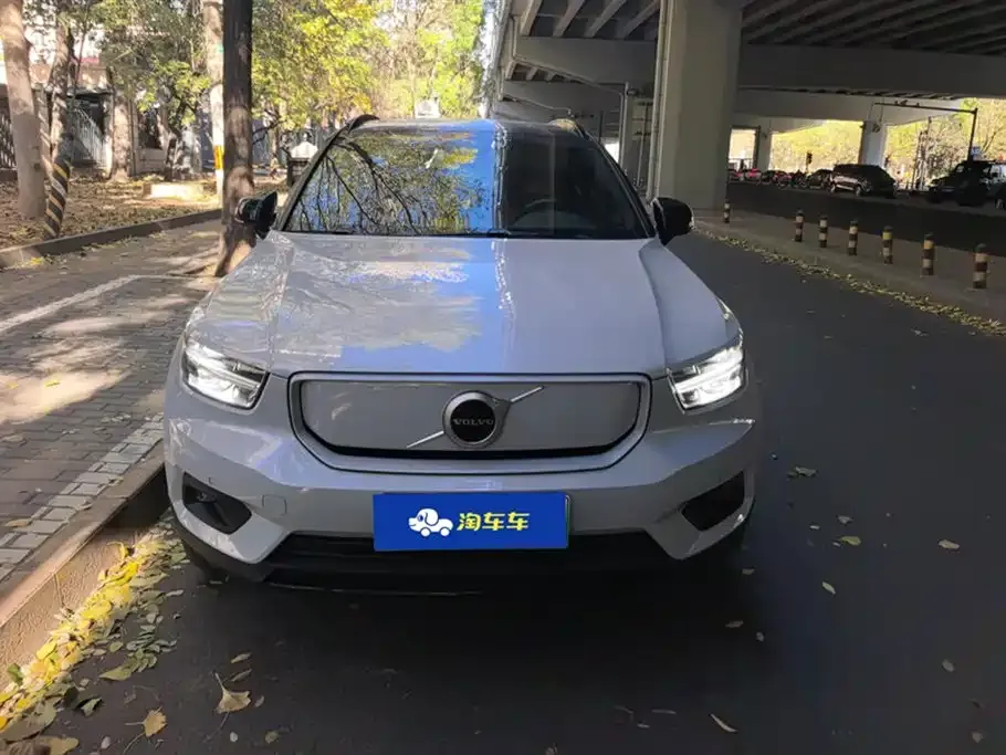 Volvo XC40 NEV — фото 2