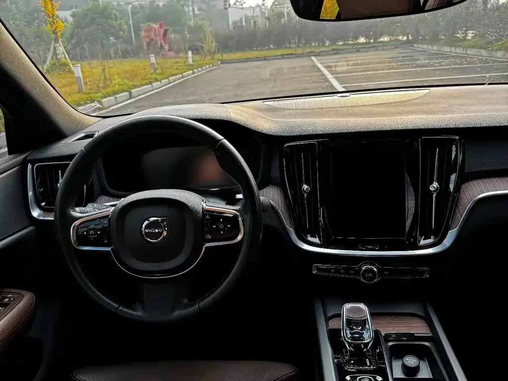 Volvo S60 2023 из CN, фото 10