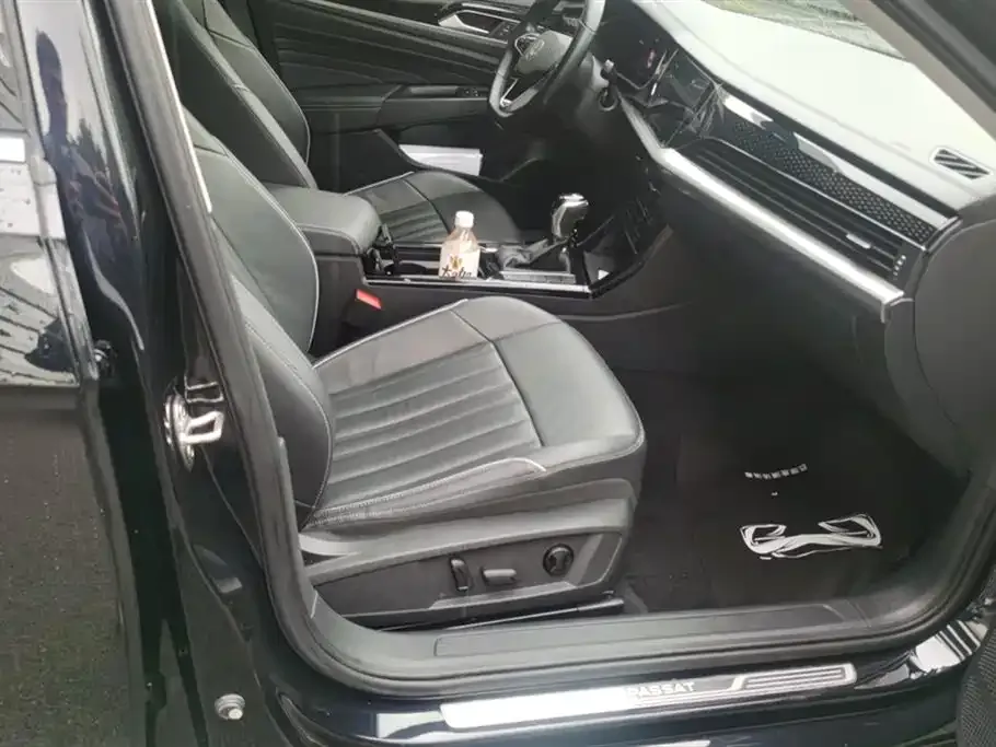 Volkswagen Passat — фото 8