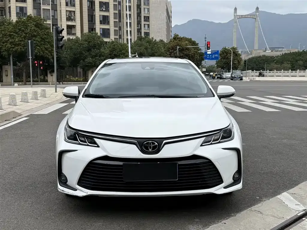 Toyota Corolla 2022 из CN, фото 2