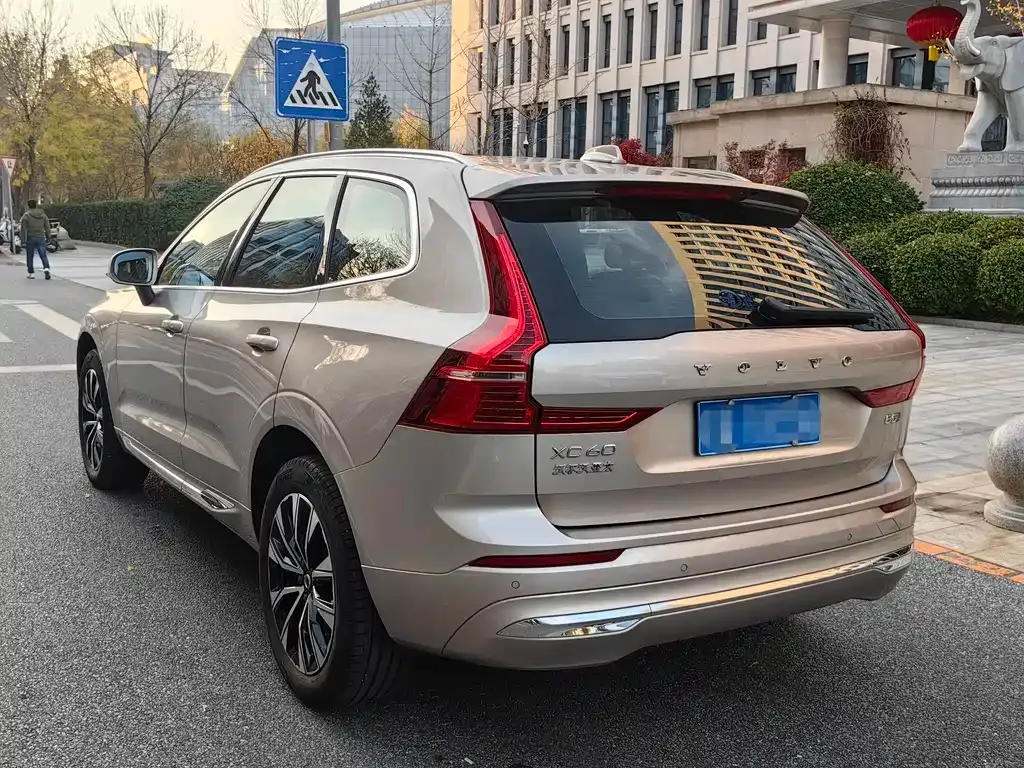 Volvo XC60 2023 из CN, фото 2