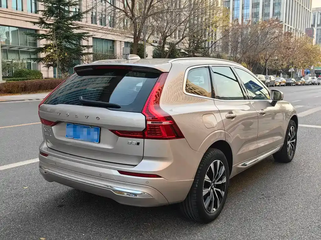 Volvo XC60 2023 из CN, фото 4