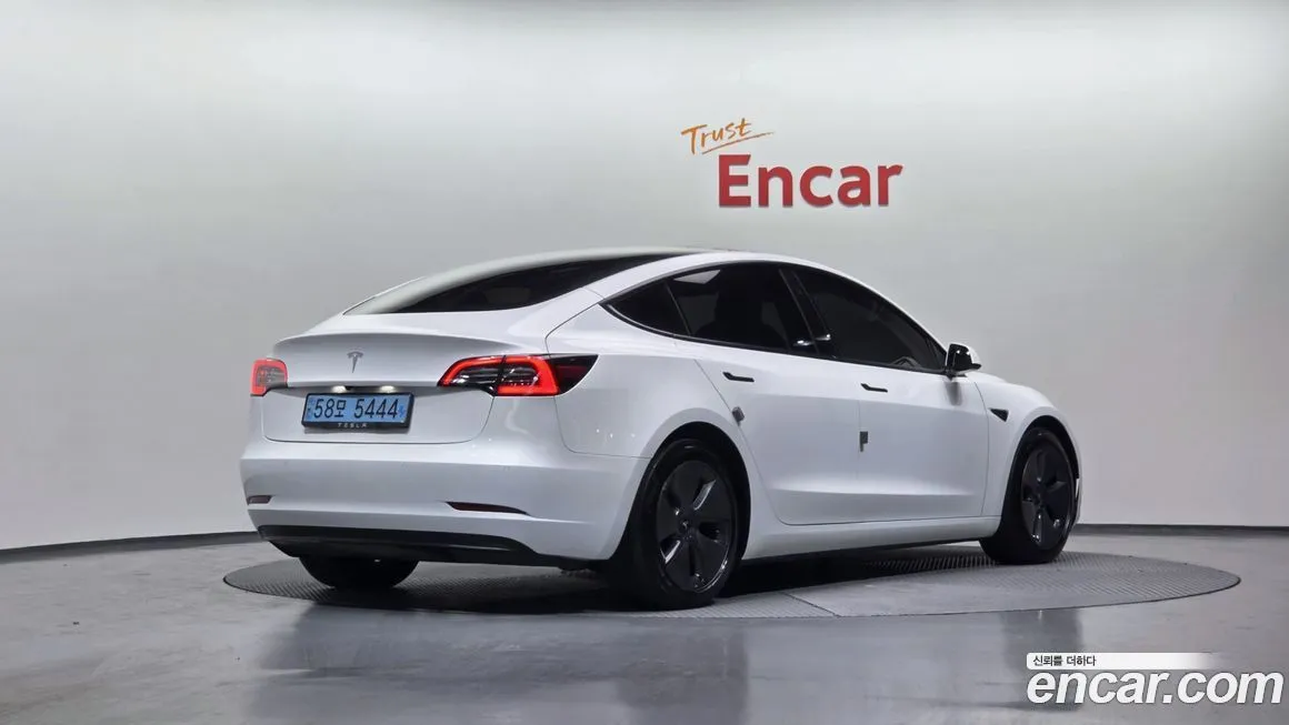 Tesla Model 3 2022 из KR, фото 2