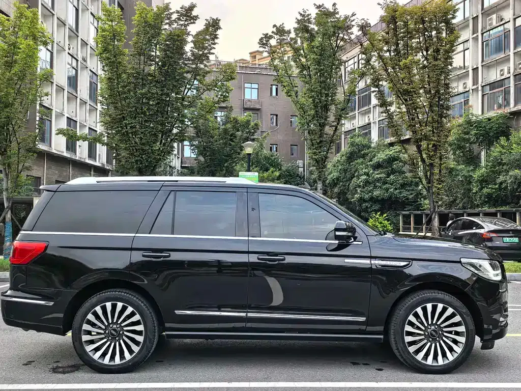 Lincoln Navigator 2023 из CN, фото 7