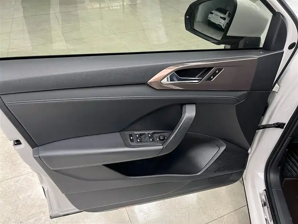 Volkswagen Tharu 2021 из CN, фото 10