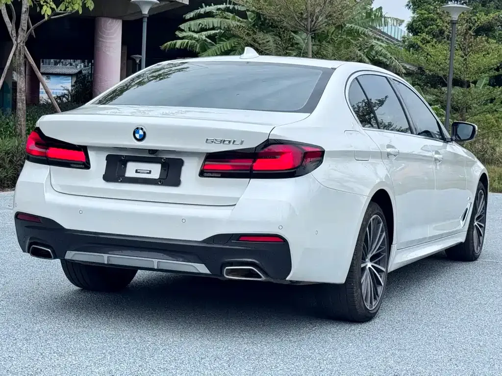 BMW 5 Series — фото 4