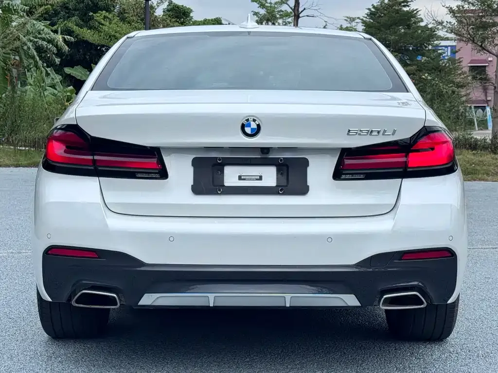 BMW 5 Series — фото 5