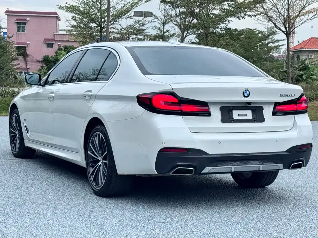 BMW 5 Series — фото 6