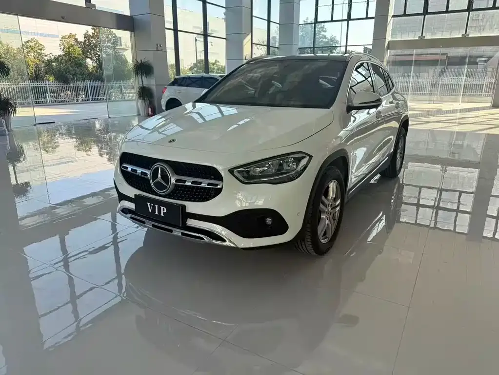 Mercedes-Benz GLA — фото 1