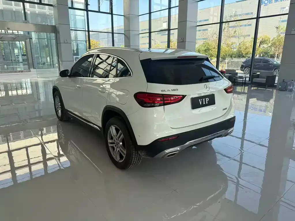 Mercedes-Benz GLA — фото 6