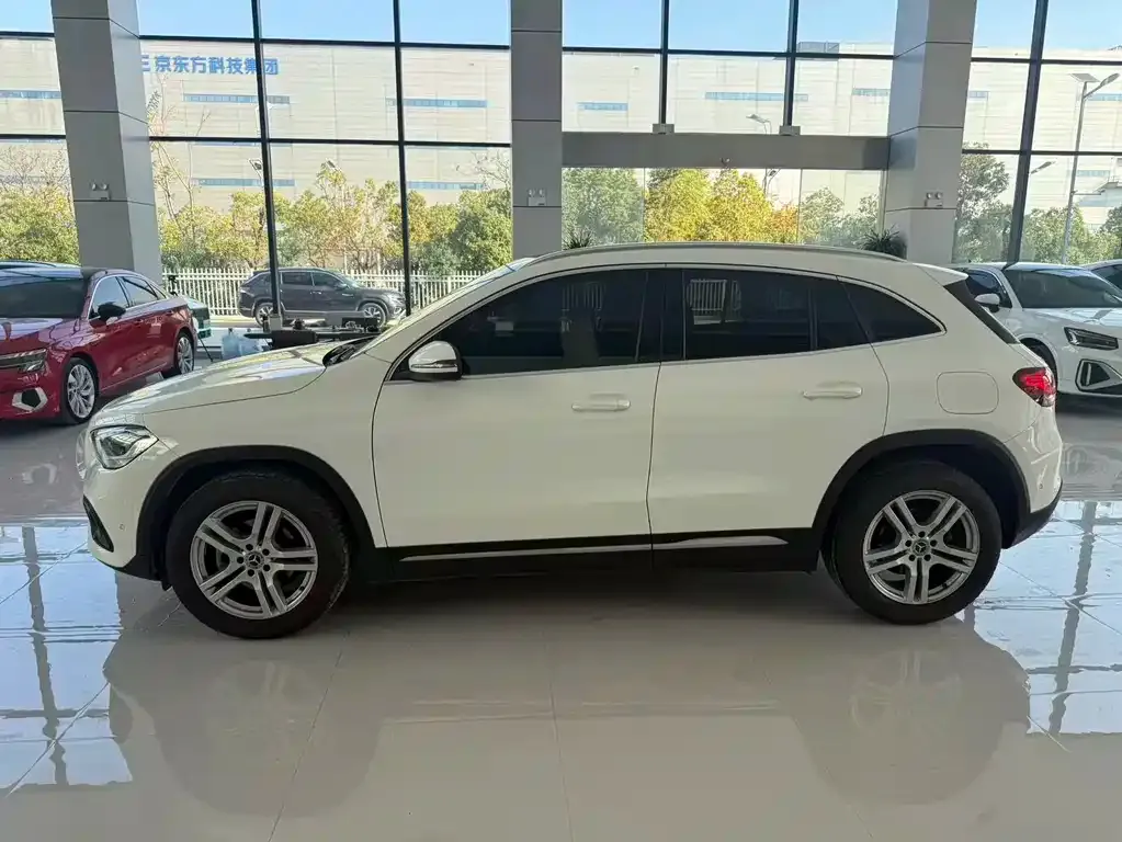 Mercedes-Benz GLA — фото 9