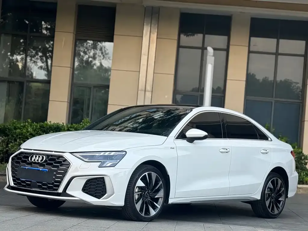 Audi A3 2024 из CN, фото 1