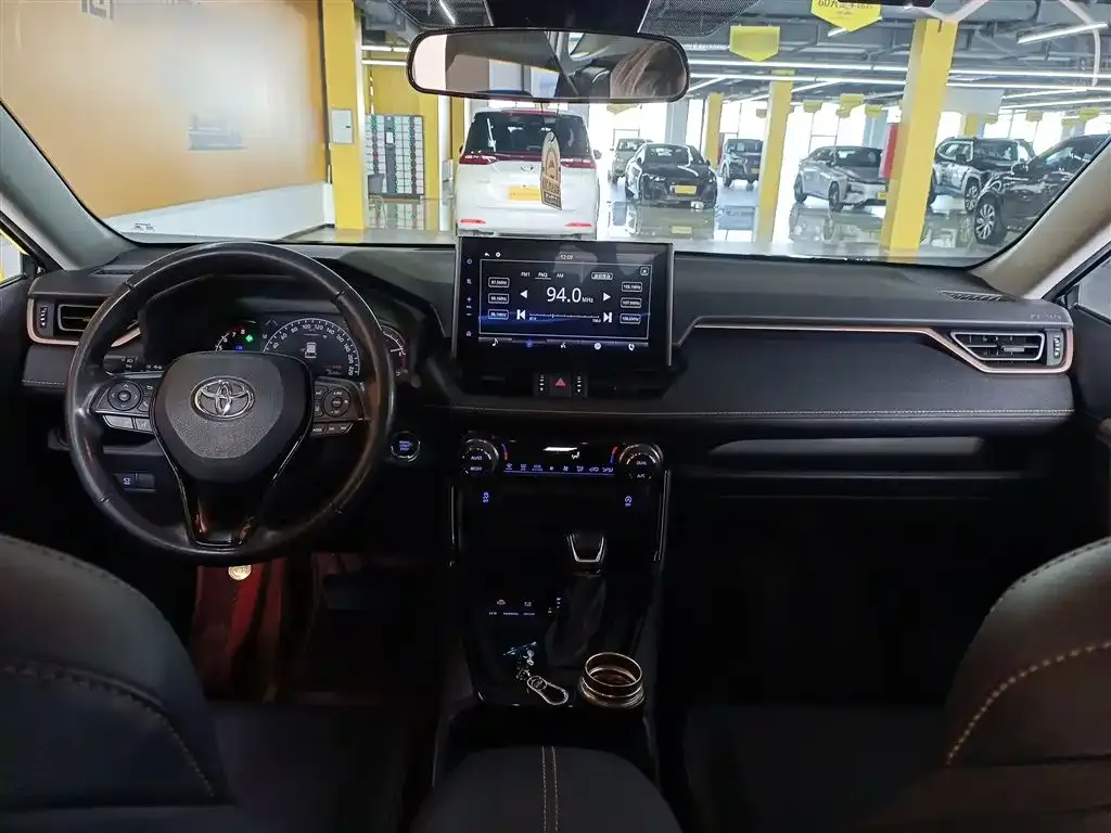 Toyota Wildlander 2022 из CN, фото 10