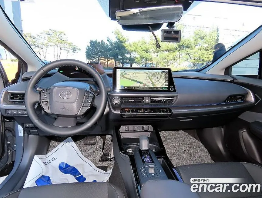 Toyota Prius — фото 7