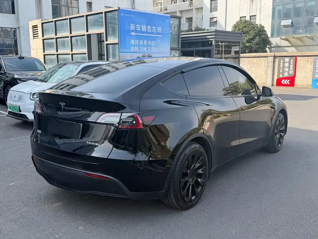 Tesla Model Y 2023 из CN, фото 5
