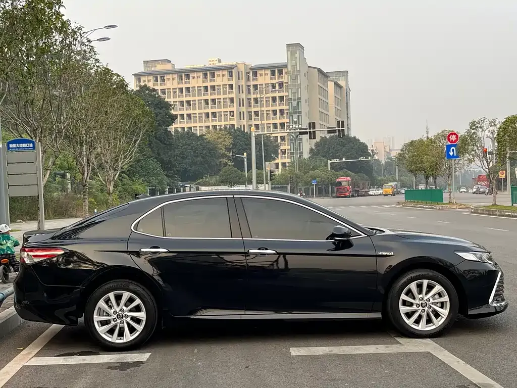 Toyota Camry 2023 из CN, фото 7