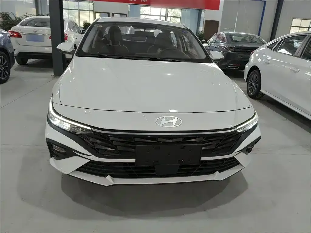 Hyundai Elantra 2025 из CN, фото 3