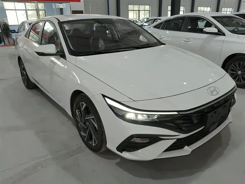 Hyundai Elantra 2025 из CN, фото 4