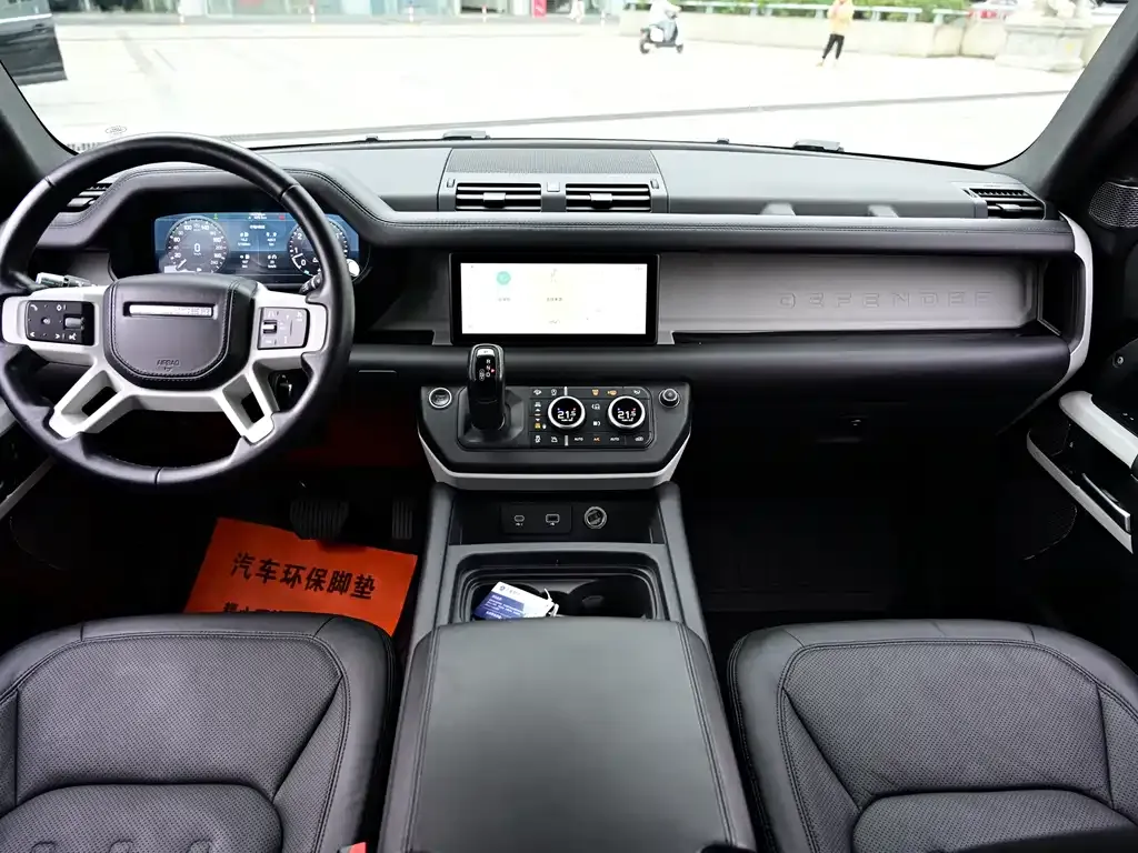Land Rover Defender — фото 10