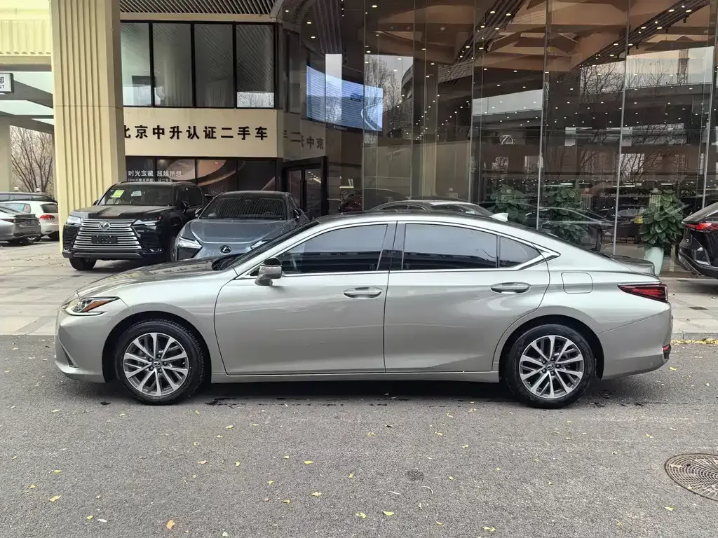 Lexus ES — фото 3