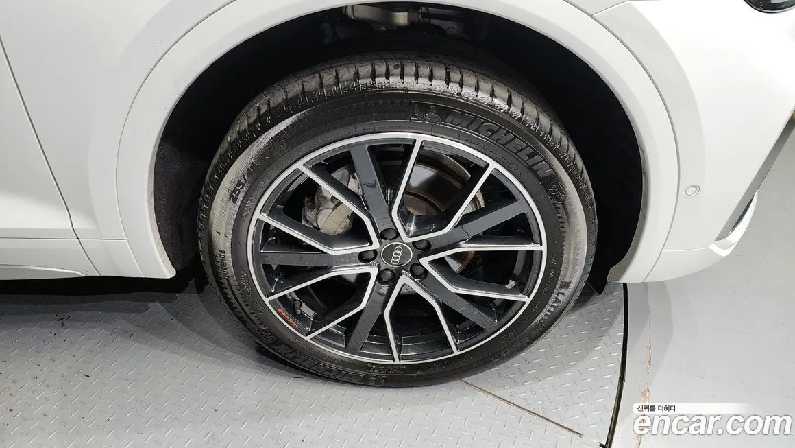 Audi Q5 2023 из KR, фото 5