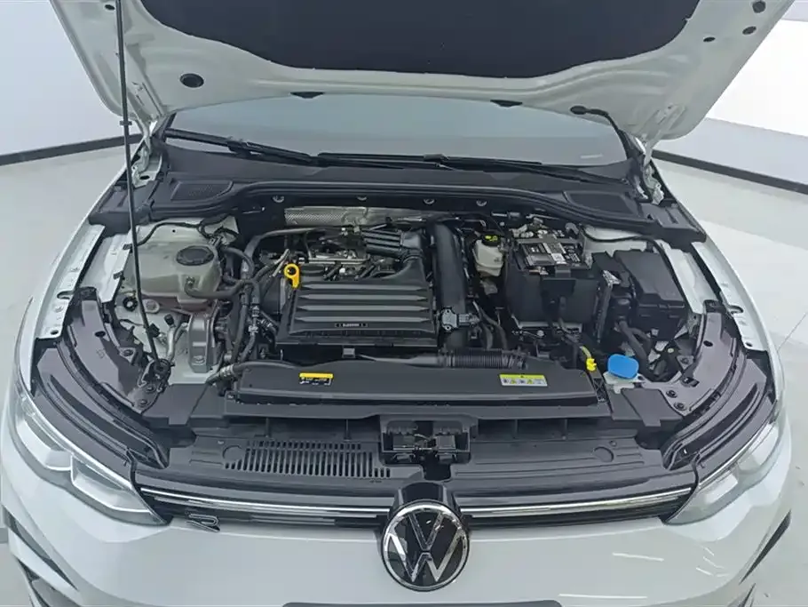 Volkswagen Golf 2023 из CN, фото 10