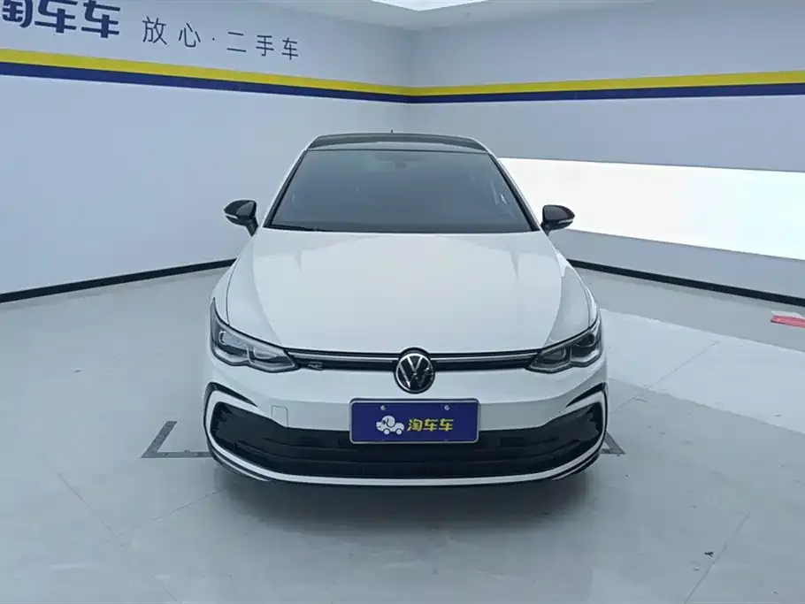 Volkswagen Golf 2023 из CN, фото 2
