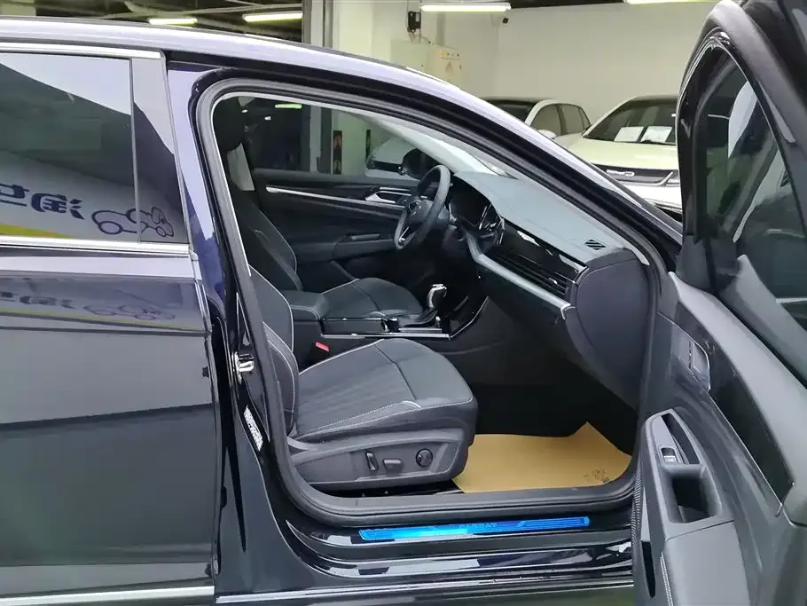 Volkswagen Passat — фото 8