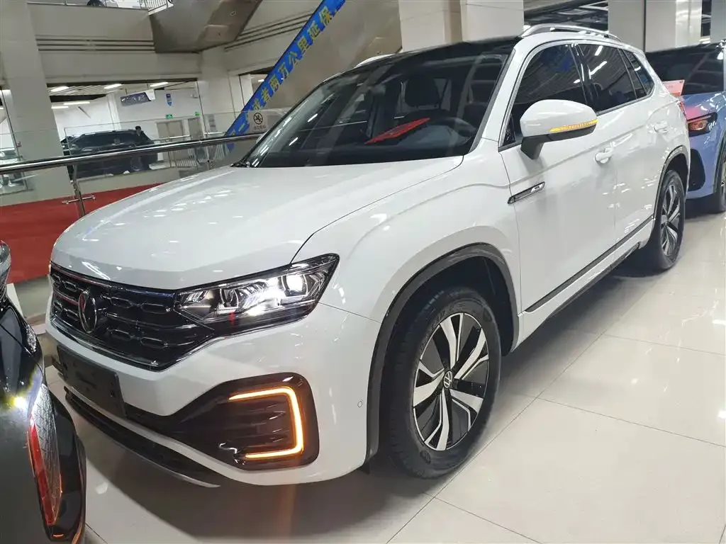Volkswagen GTE PHEV 2023 из CN, фото 2