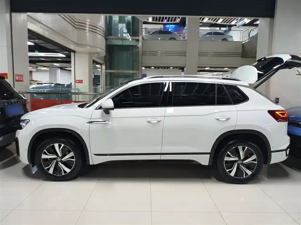 Volkswagen GTE PHEV 2023 из CN, фото 5