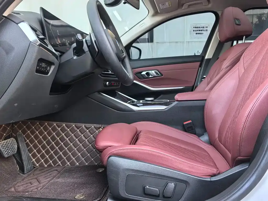 BMW 3 Series 2024 из CN, фото 10